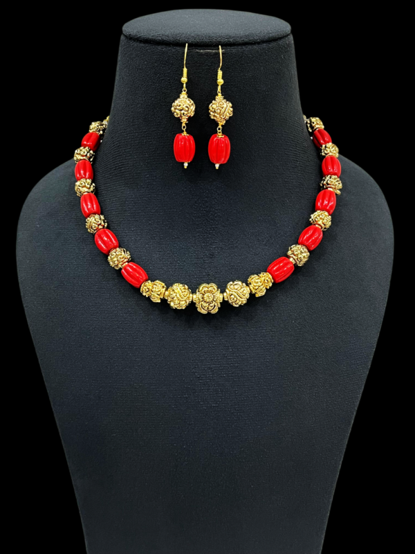 Beautiful Single Layered Coral nakshi Necklace Set For Stylish Women