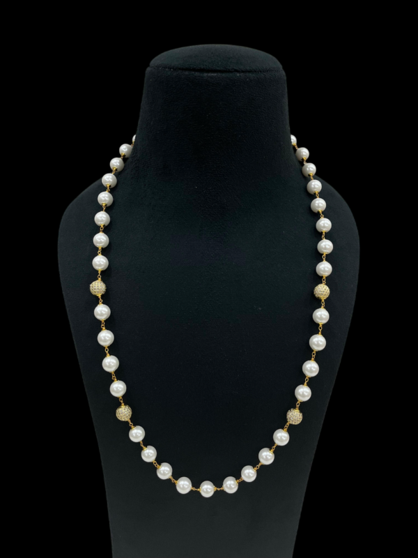 Premium Single Layered Gold Tone Pearl Necklace For Stylish Women