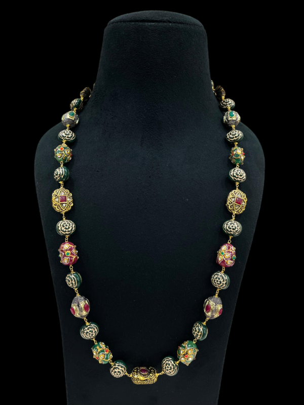 Stunning Single Layerd Traditional Handcrafted Beaded Necklace For Women