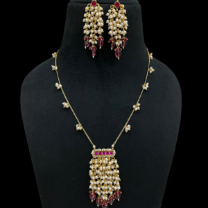 Traditional Gold-Plated Pearl Necklace Set with Ruby Accents, Chandelier Style Pendant and Earrings, Wedding Jewelry Collection for Stylish Women